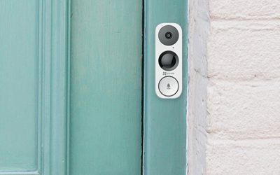 Traditional Doorbell vs Smart Doorbell